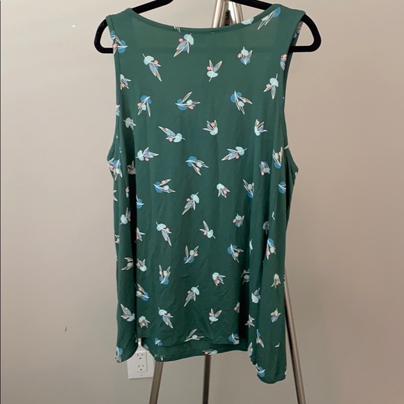 ✨ 3 for $35 ✨ In Every Story Printed Swing Tank Top - Picture 4 of 4